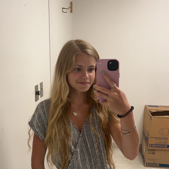 Meet your Posher, Hannah - Picture 2 of 4